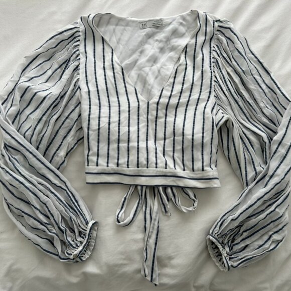 Striped top with balloon sleeves - Picture 1 of 2
